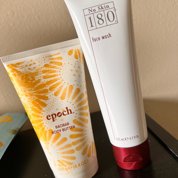 Bundle - body buttter with a free 180 face wash - Picture 1 of 1